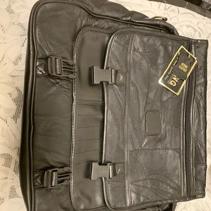 Fuyang genuine leather briefcase or laptop bag.